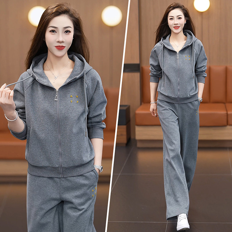 运动风连帽卫衣套装女2026春季新款显瘦减龄休闲两件套