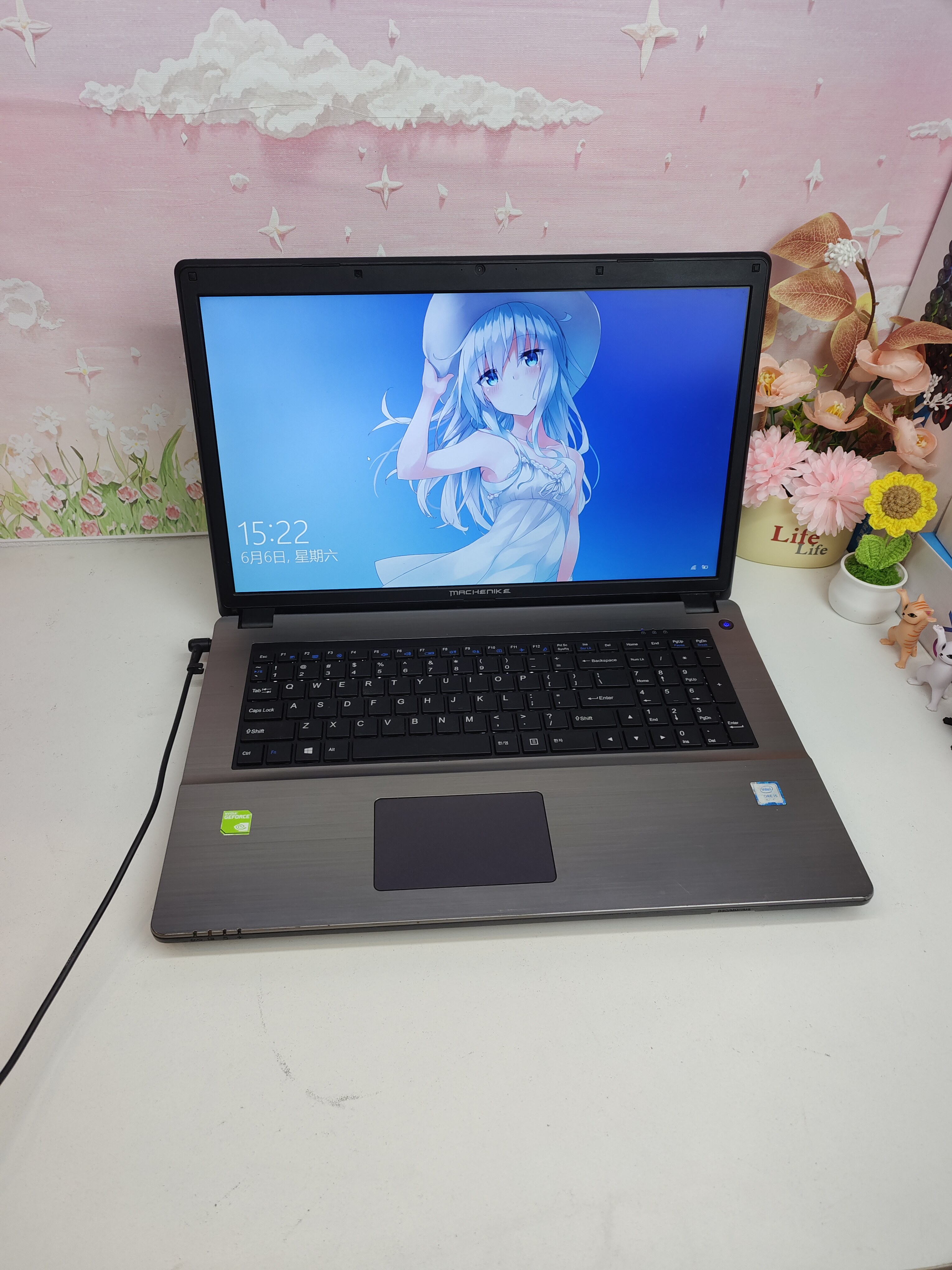 二手机械师游戏本，i5四核搭配2G独立显卡，17.2英寸巨幕大屏，
