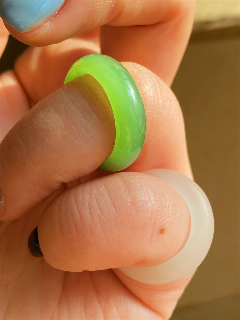 碧玉猫眼指环戒圈无黑点种老玉质缜密 圈口目前都有