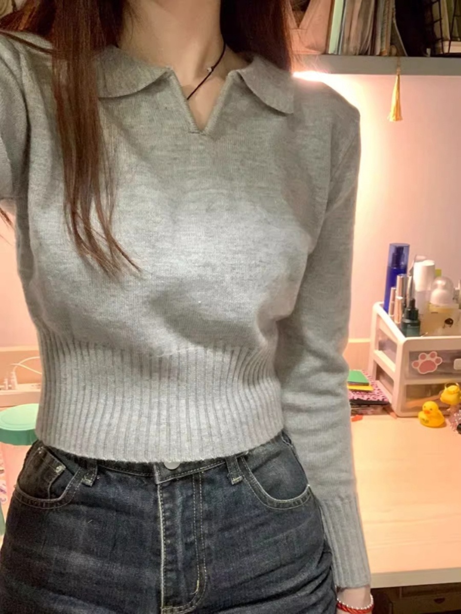 灰色短款打底衫修身显瘦毛衣
