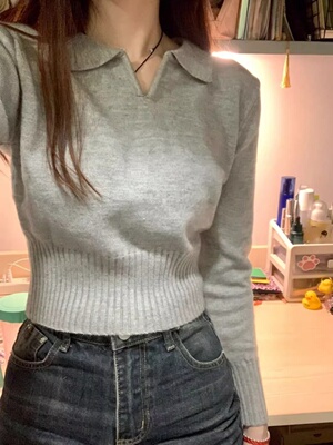 灰色短款打底衫修身显瘦毛衣