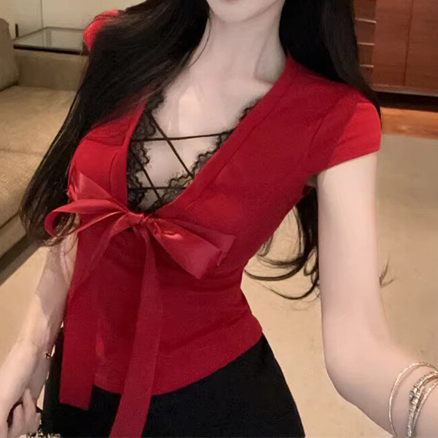 蝴蝶结假两件蕾丝短袖t恤女夏季辣妹性感低胸深v领露半胸露背上衣