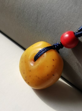 9429   藏传老蜜蜡饼子 珠宝文玩吊坠12191027