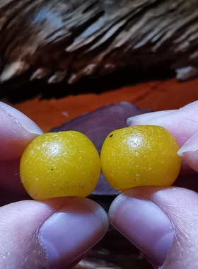 14203  汉传清代老黄琉璃对珠