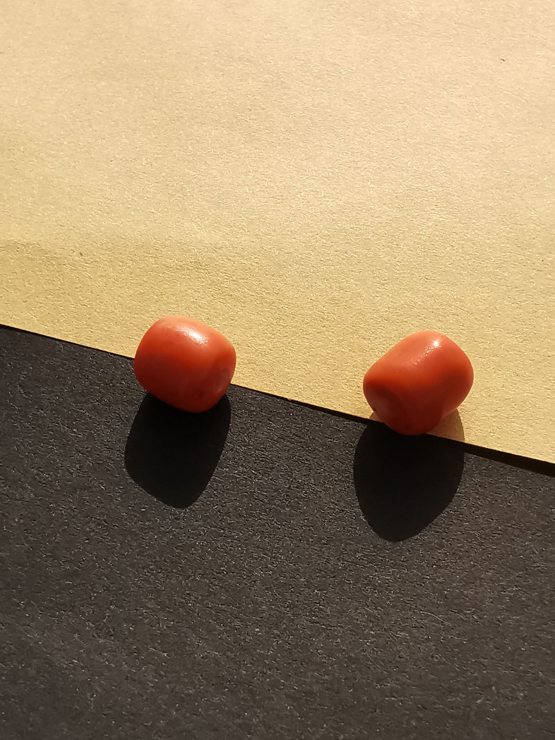 15397    藏传老莫莫珊瑚对珠，粉润时光的吉祥臻品