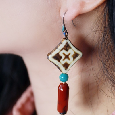 45721西亚邦迪克木化石天珠红玉髓耳坠