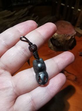 ​12502藏传老天铁雪狮托甲侧挂 喜马拉雅文化老文玩配饰