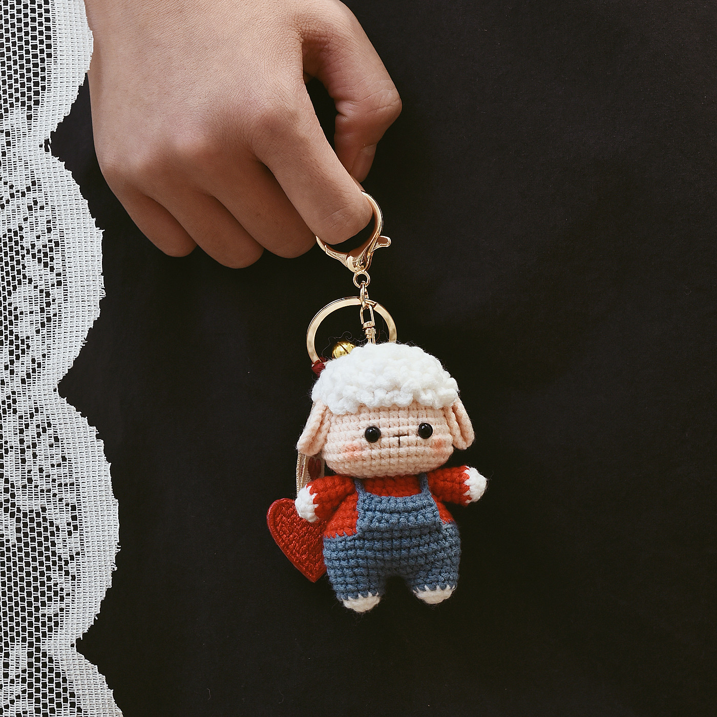 手工毛线钩织成品小羊包挂新年生肖羊挂件红色钥匙扣礼物网红挂饰