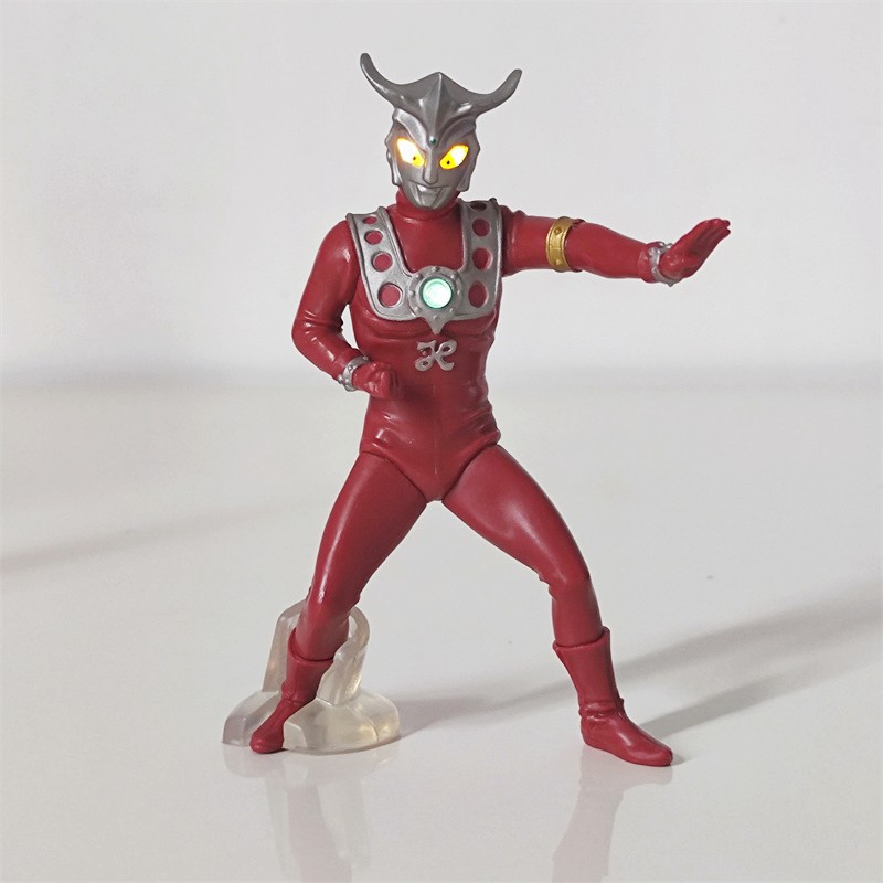 万代扭蛋终极发光奥特曼人偶