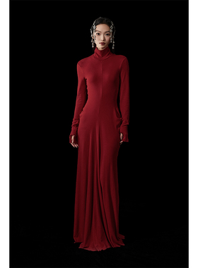 ONMOON 秋冬小高领简约高级红色修身连衣裙 套头长袖内搭针织裙女