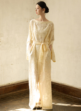ONMOON 法式米白色剪花长袖宽松连衣裙 2025秋冬浪漫绑带收腰裙子