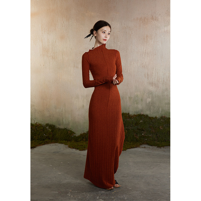 秋冬设计感小高领针织红色连衣裙