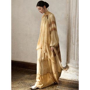 挂脖系带宽松套装 2025新款 女 秋冬浪漫晕染印花飘逸连衣裙 ONMOON