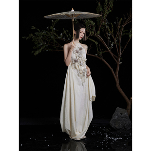 挂脖花朵肚兜仙女套装 ONMOON 2024新款 米白不规则花朵半身裙 夏季