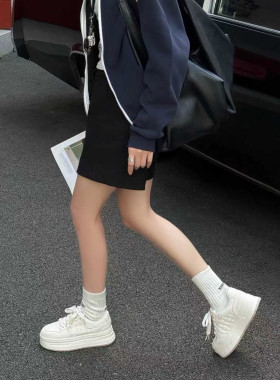 黑白拼色厚底小白鞋女2025新款爆款配裤子真皮休闲板鞋大头面包鞋