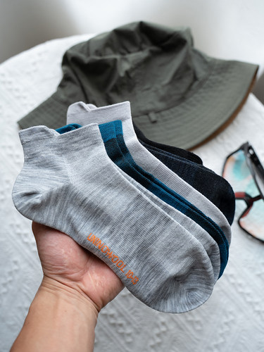 男女中筒羊毛包裹性跑步运动袜