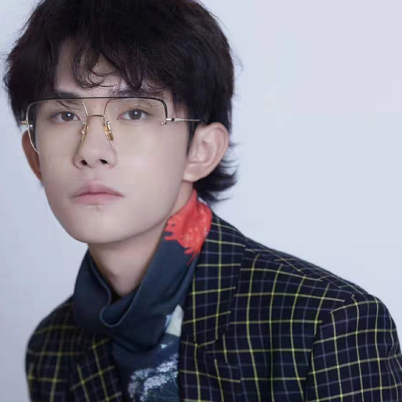 易烊千玺同款网红INS大框平光镜图片