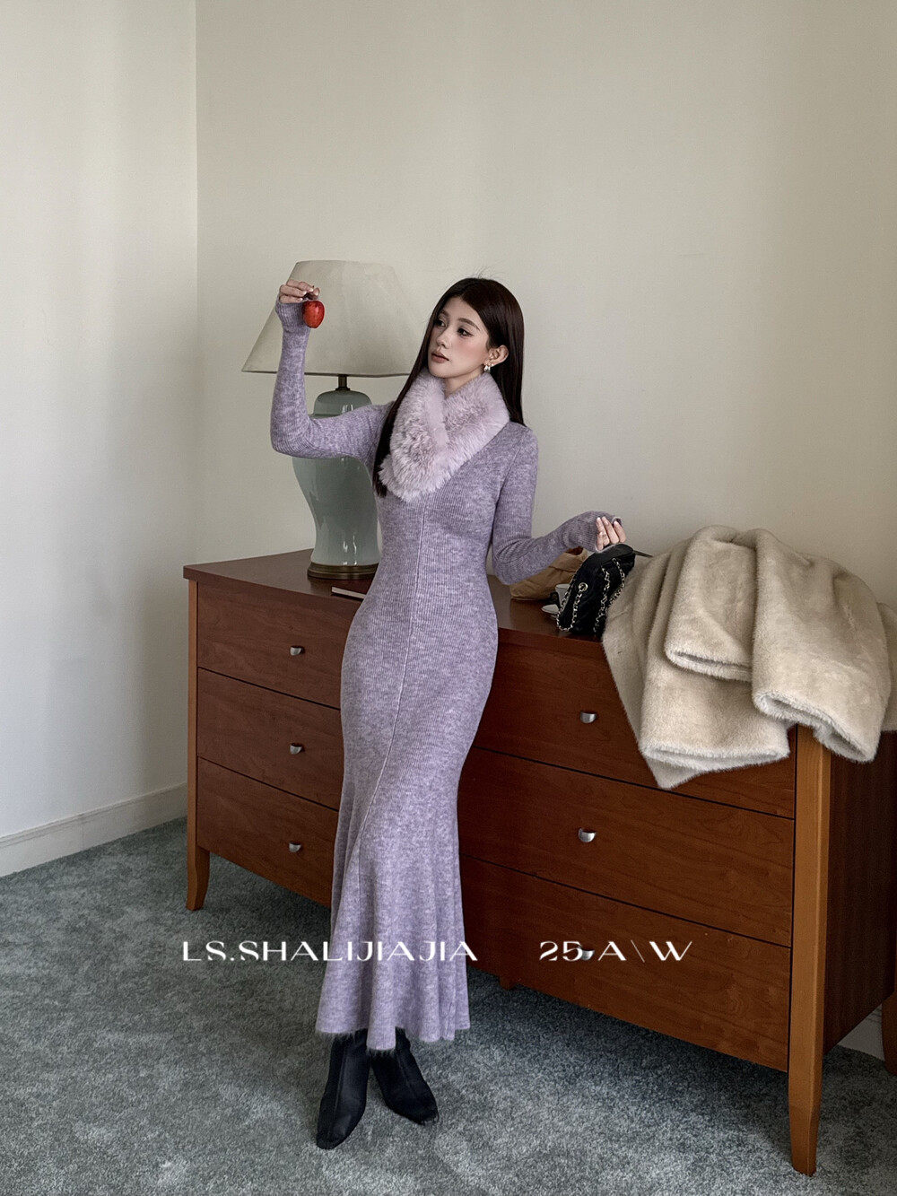 LS法式V领环保仿毛领打底包臀长裙女冬季2025新款紫色针织连衣裙
