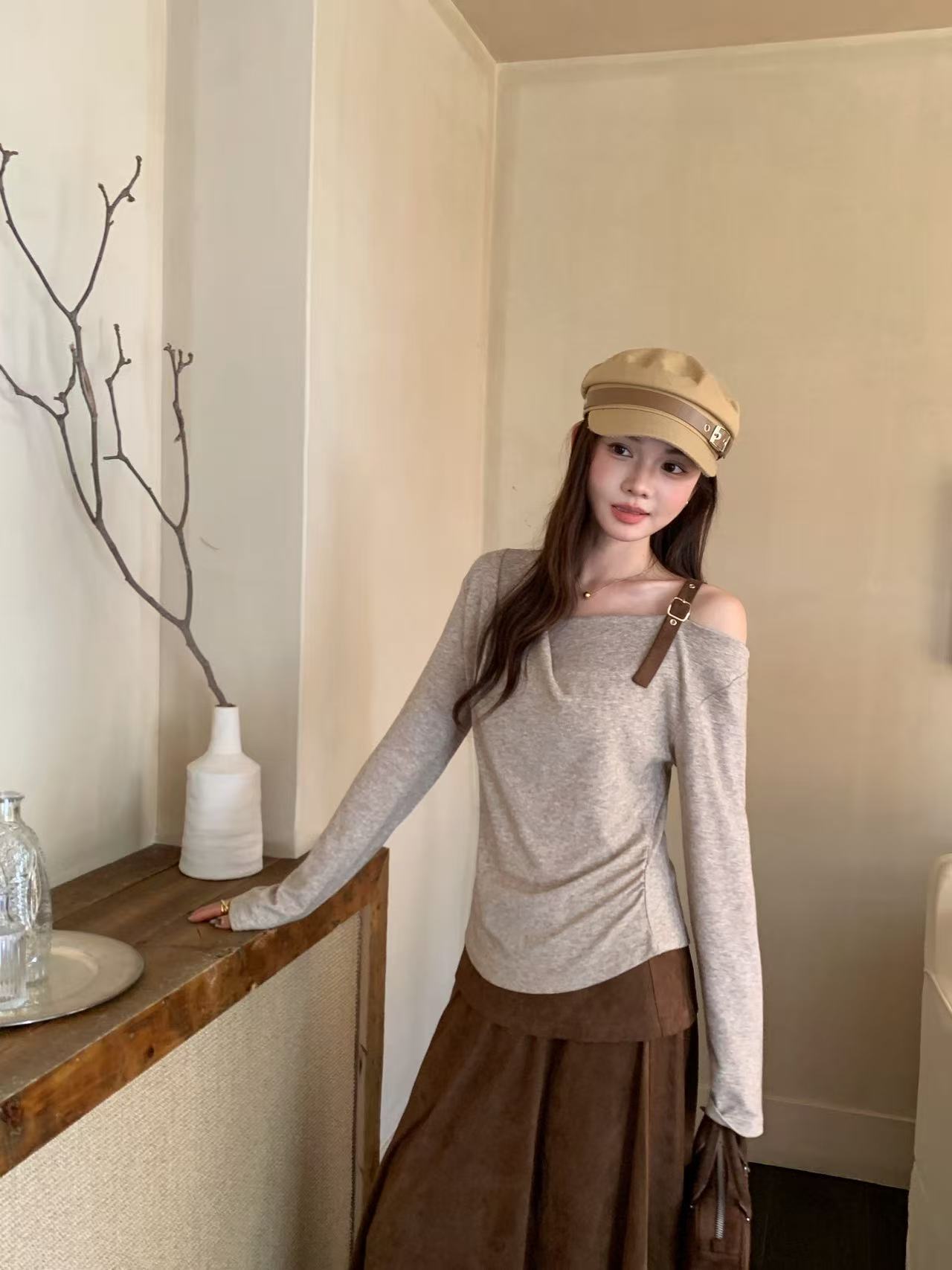 taotaofamily秋季2026新款复古美拉德荡领露肩收腰显瘦长袖上衣女
