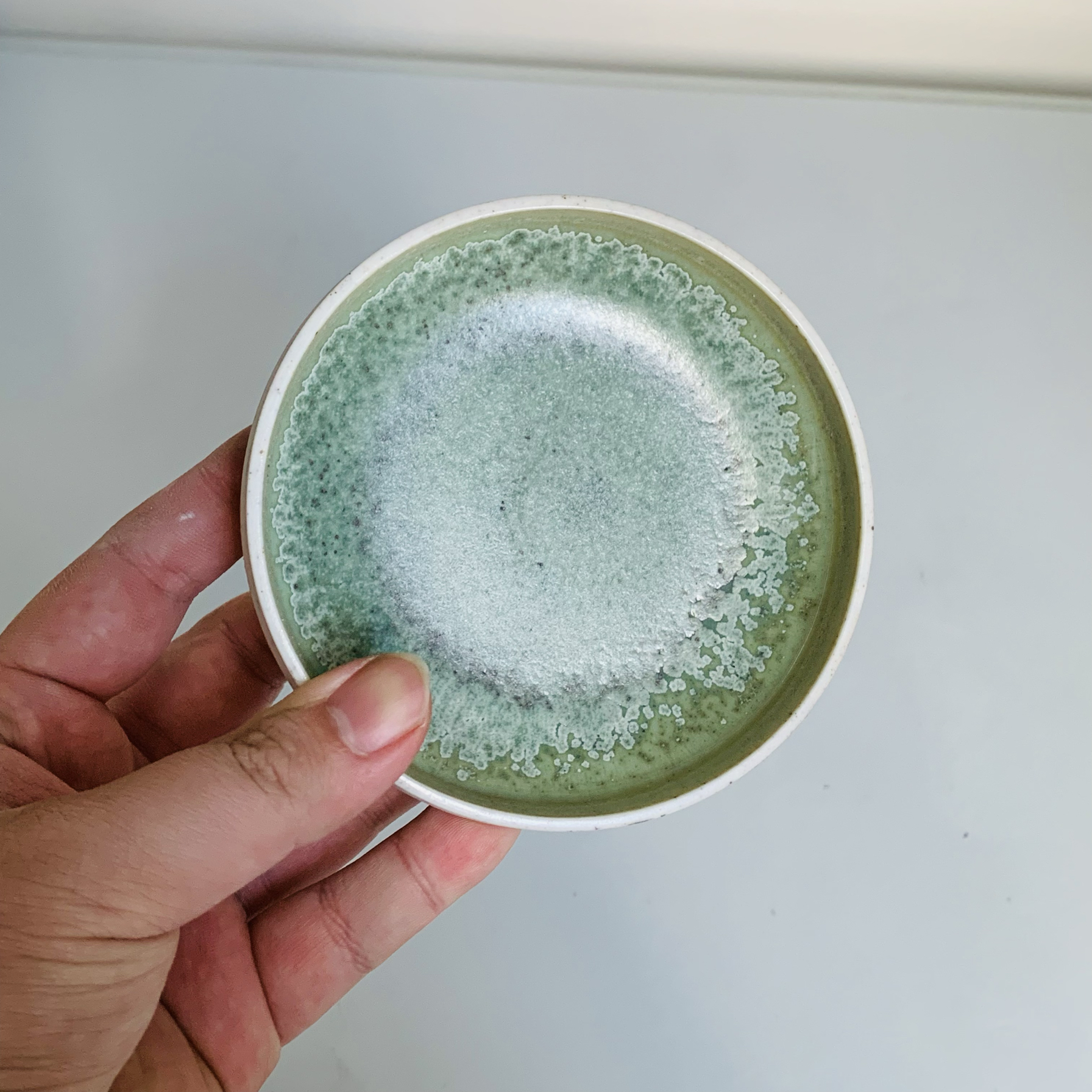 绿色陶瓷碟子家用菜碟子酒店餐具清货特价复古盘甜品盘拍摆盘微瑕