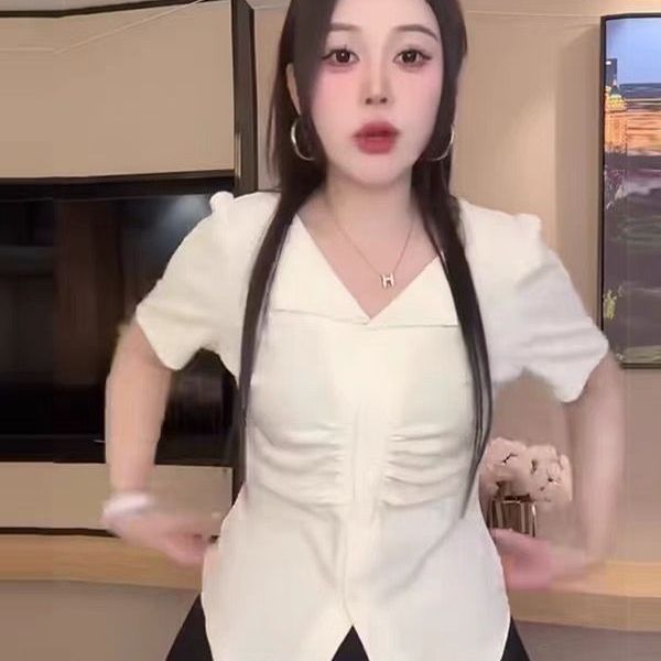 大码胖mm纯欲正肩v领不规则T恤女夏季设计感别致修身显瘦短袖上衣