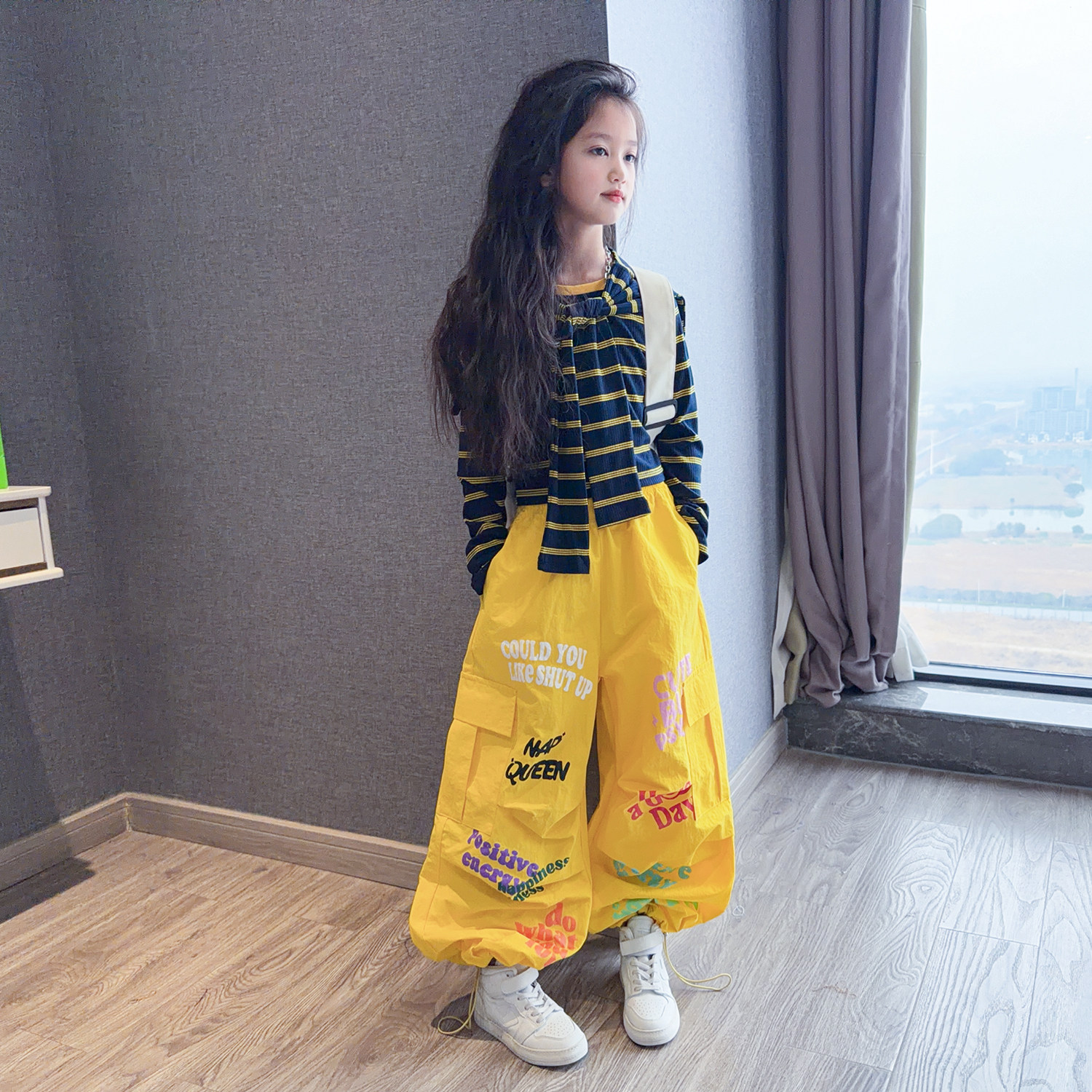 女童街舞套装2026春秋新款洋气女孩条纹上衣宽松阔腿伞兵裤两件套,童装/婴儿装/亲子装,套装,淘宝优惠券,粉丝福利购,淘宝优惠卷