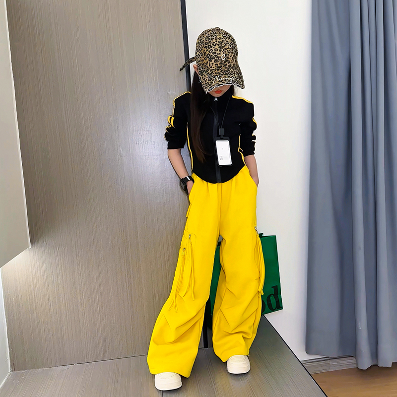 女童春秋款2025新款儿童洋气时髦短款外套女孩休闲裤腿工装裤穿搭