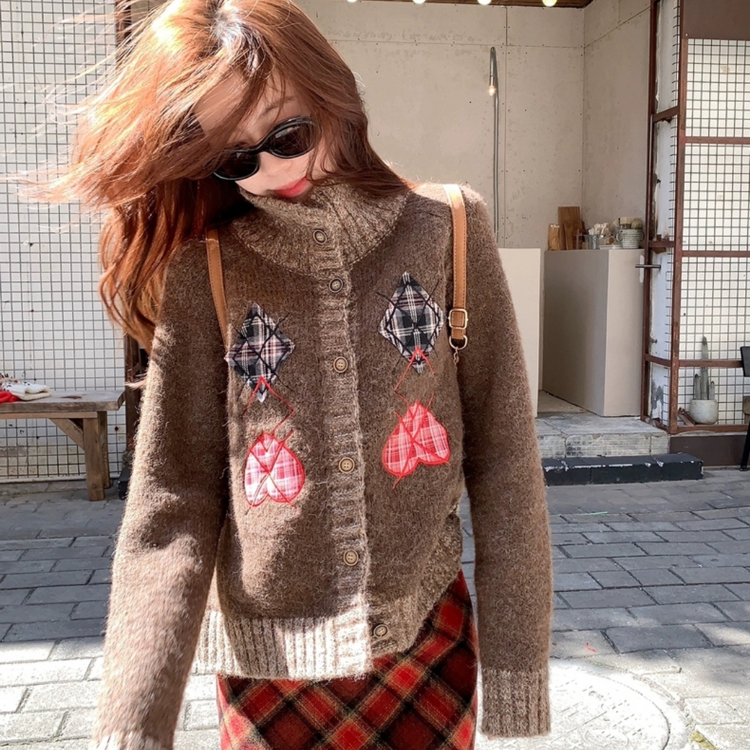 美拉德穿搭菱形格贴布绣高领毛衣女秋冬慵懒风宽松针织开衫外套