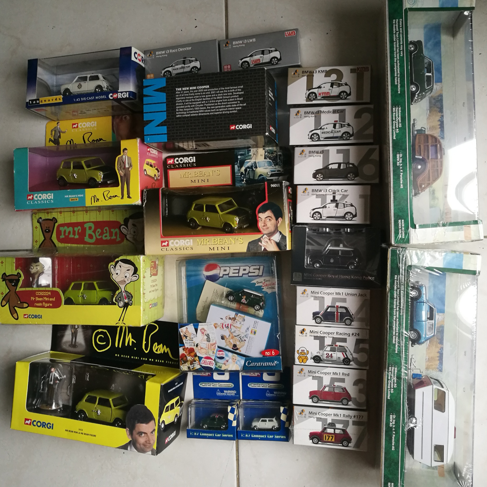 迷你谷巴汽车模型憨豆宝马i3微影