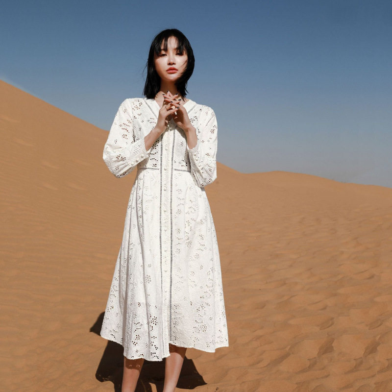 三亚旅游白色连衣裙旅行穿搭女超仙海边度假沙漠沙滩长裙F672
