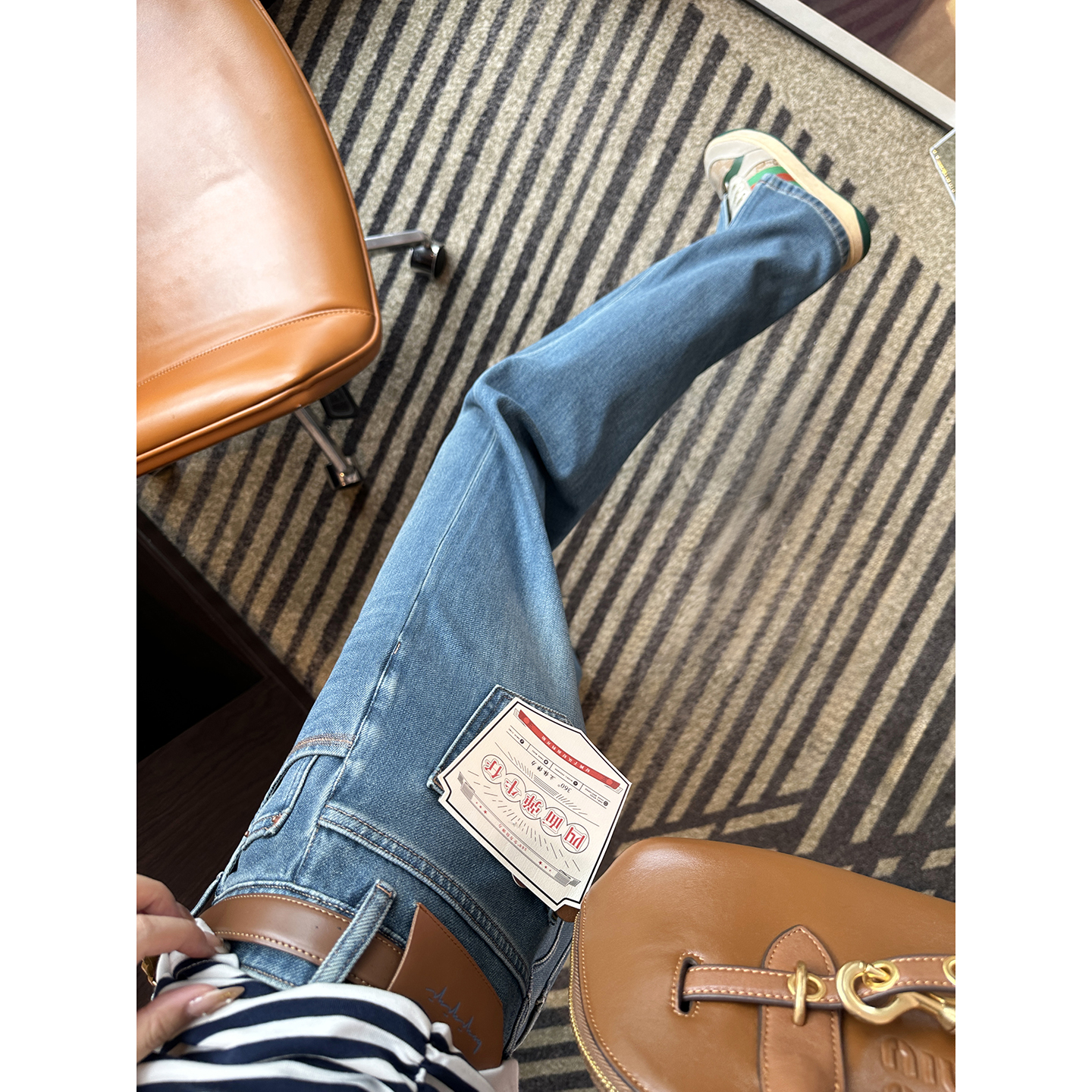 塑造大长腿！小开叉四面弹牛仔裤