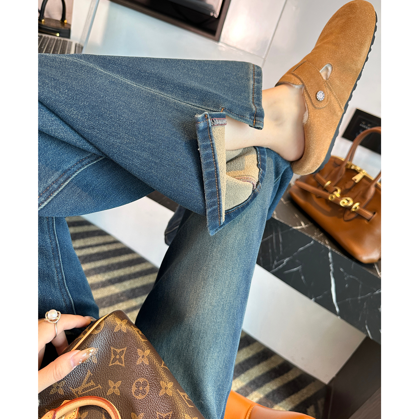 自带高级感!~不贴腿微喇叭牛仔裤女秋冬加绒宽松高腰弹力拖地裤