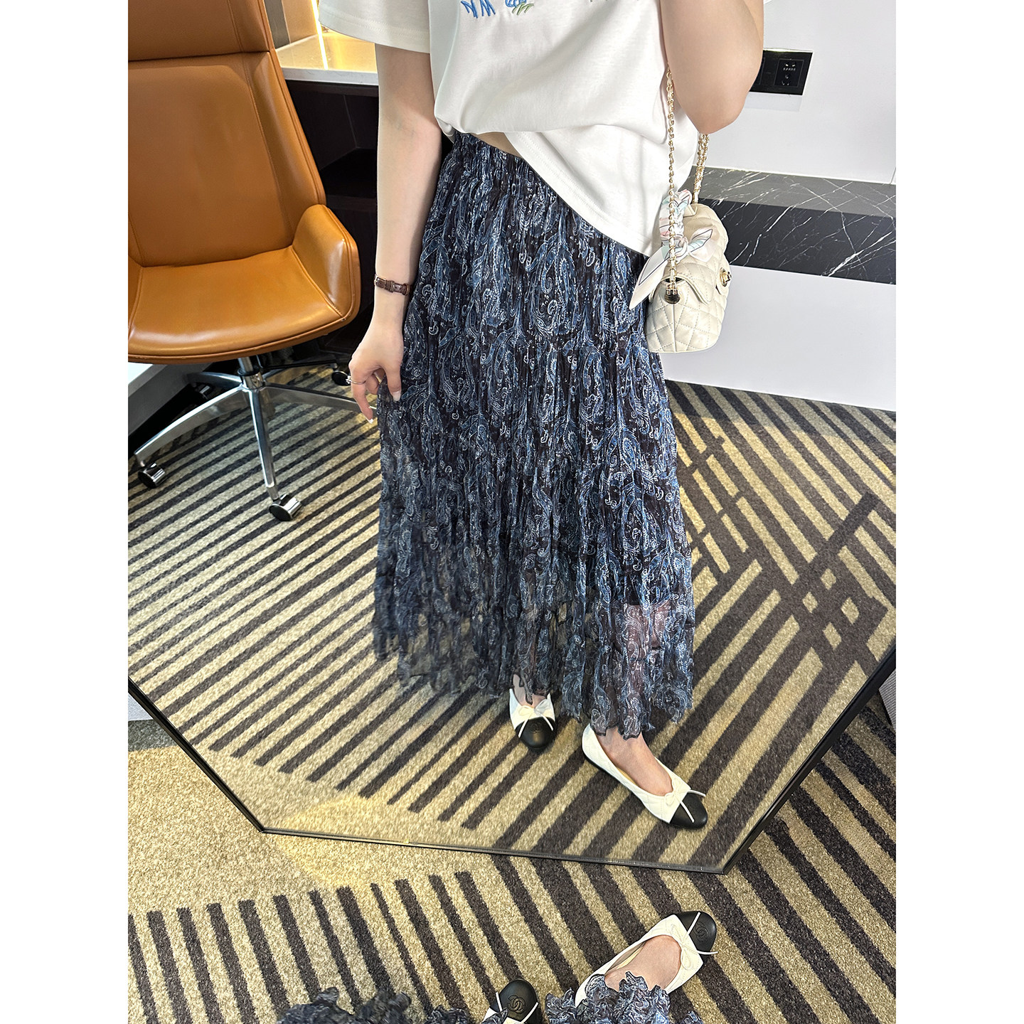 颜值爆表！春季褶皱腰果花半身裙女2026新款宽松复古肌理感中长裙