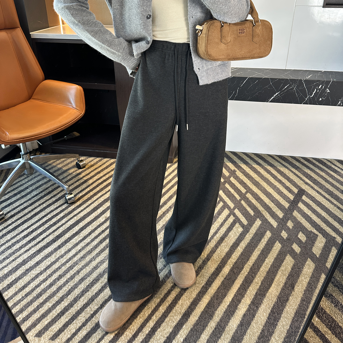 体感巨好！~云朵柔灰色糯米裤女