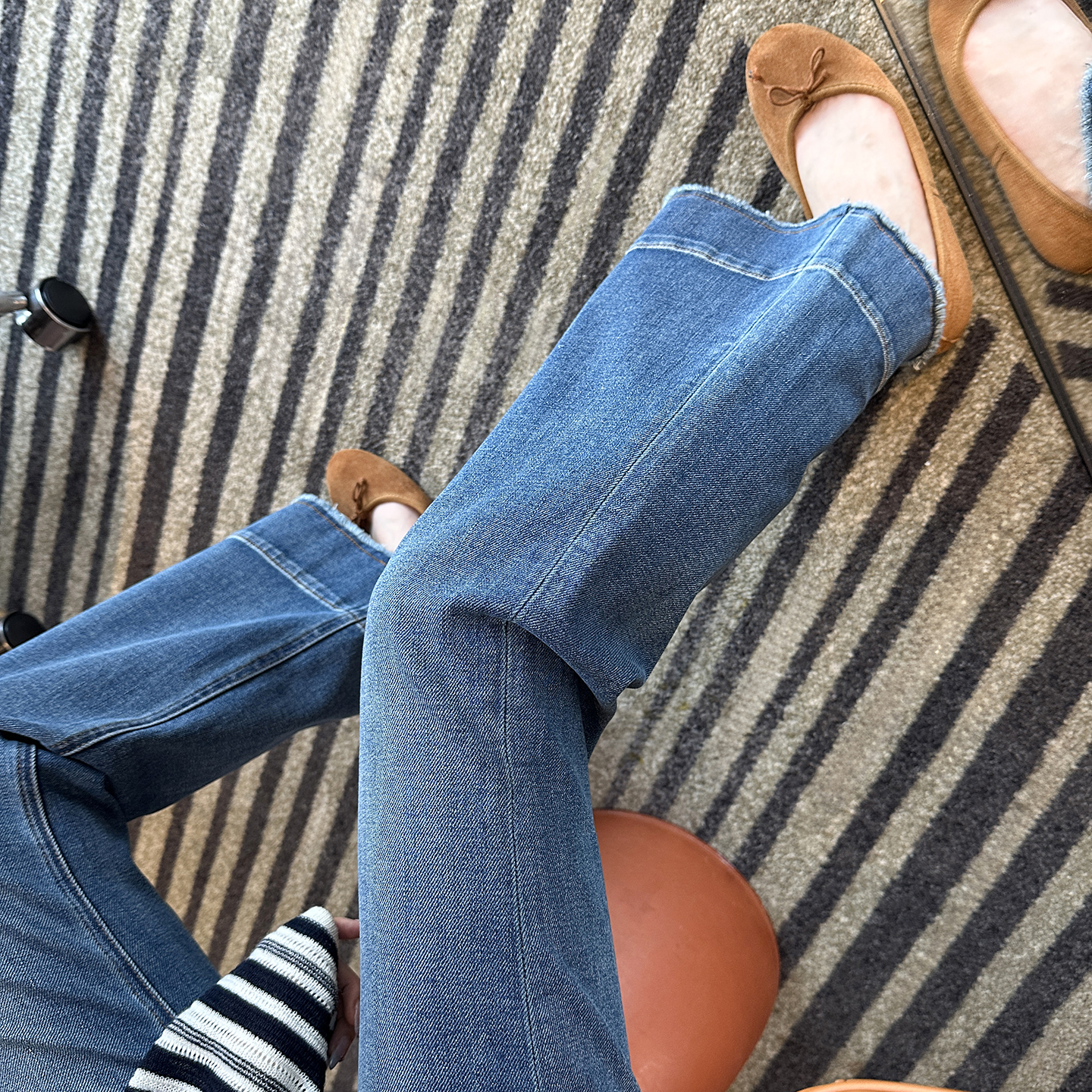 炸街神裤！毛边高腰微喇叭牛仔裤