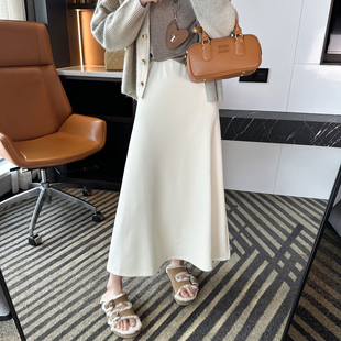 显瘦高腰A字中长卫裙 糯感休闲半身裙子女秋冬新款 行走 纸片人