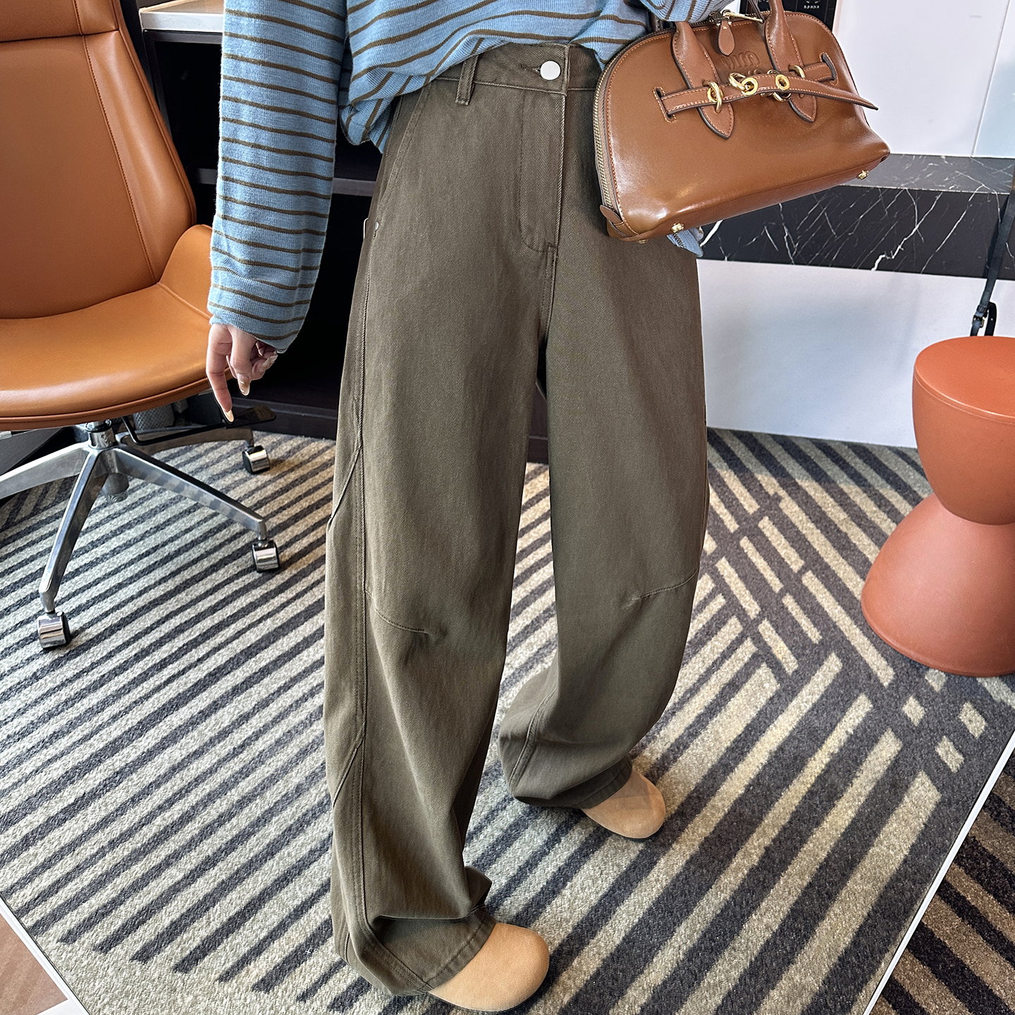 松弛出街！~咖色高腰阔腿牛仔裤