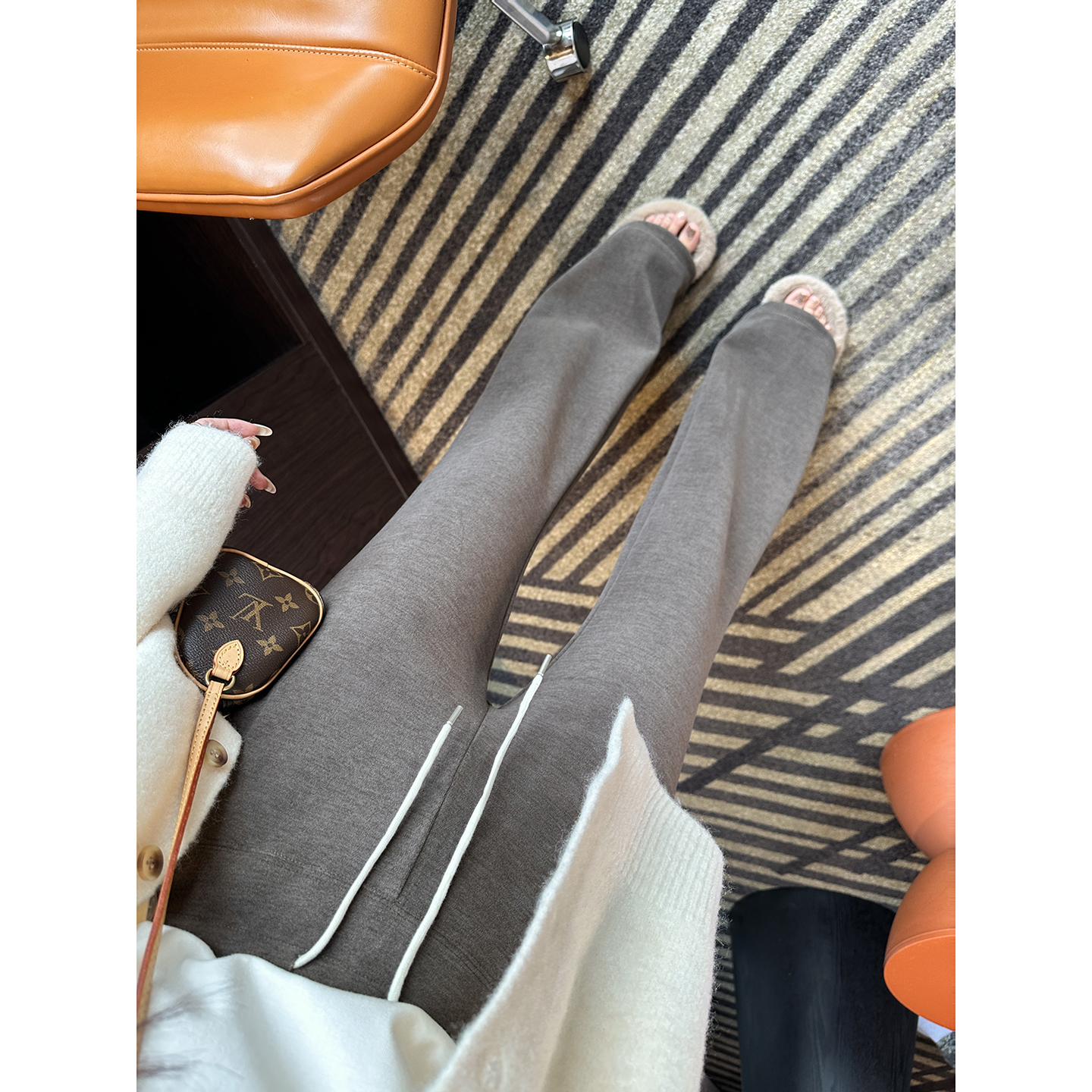 云感垂顺！柔软羊毛高腰微喇卫裤