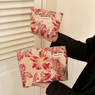 气质布艺浮雕花朵化妆包小号方形收纳袋外出补妆包内胆包帆布包