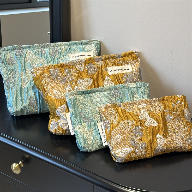 小清新蝴蝶立体褶皱织布化妆包便携旅行洗漱收纳包小方包钱包