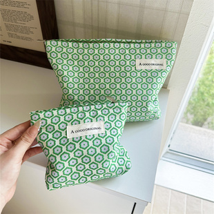 小清新绿色文艺窗花化妆包大小号便携式旅游收纳包大容量手拿包