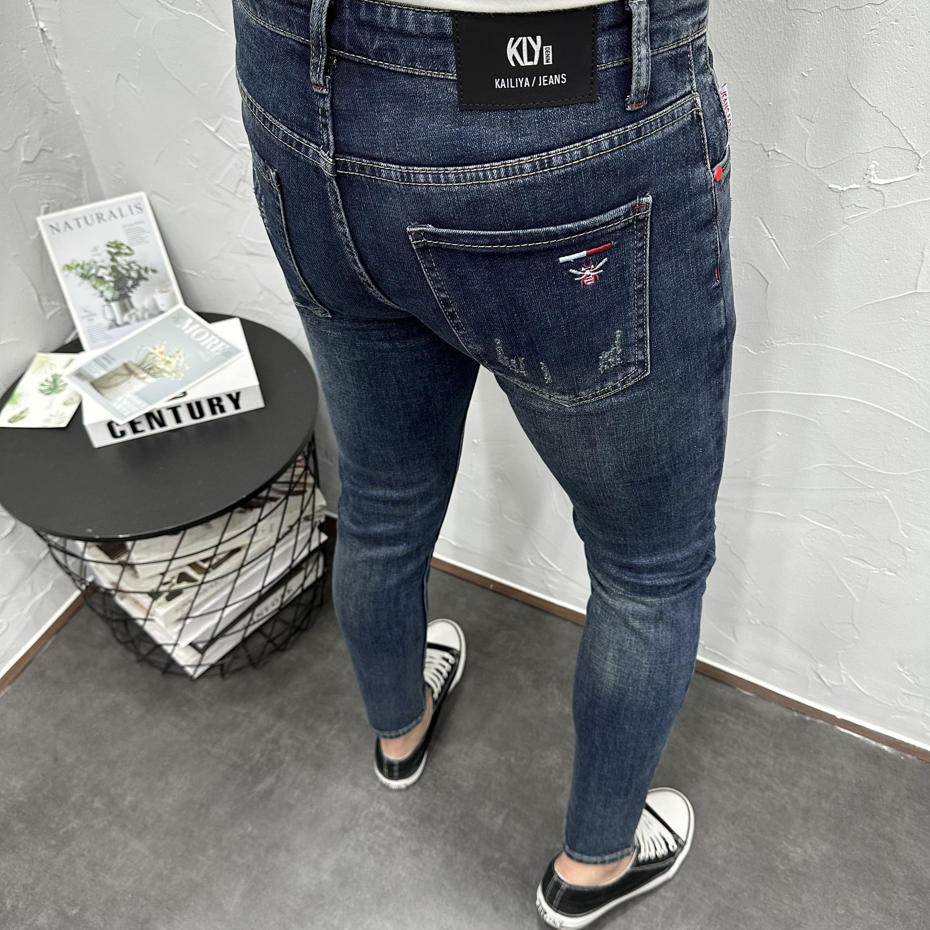 时尚刺绣深蓝水洗猫须弹力修身小脚牛仔长裤男士夏季潮流休闲紧身