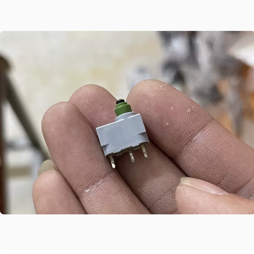 奥迪J518微动开关/轻触/ 灰色开关J518主板微动开关不带铁片