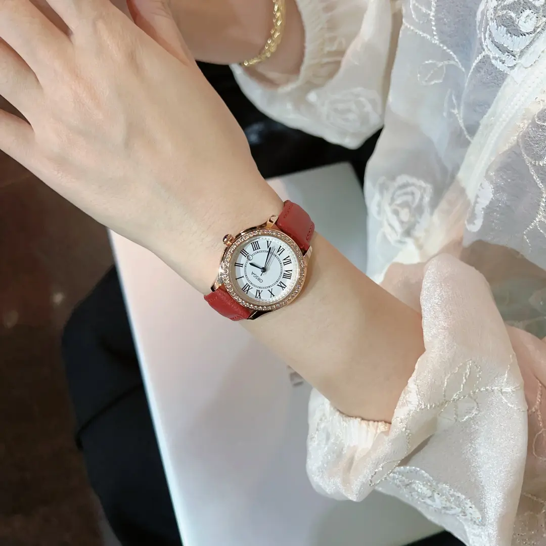 复古潮流新款罗马表盘镶钻壳百搭女款手表轻奢时尚防水简约腕表