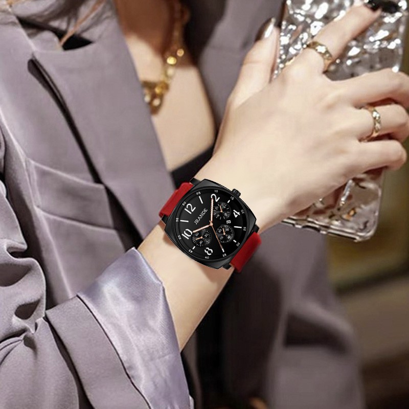 2025年潮流复古爆款时尚新款轻奢百搭防水小众女款石英表