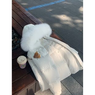 卖羽绒服的carry的店“雪国精灵”3.0中版!只用新国标90绒子