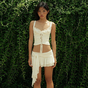 ROCKMORE 设计感鱼骨系带镂空花边背心&绑带蛋糕半裙 香雾白茶