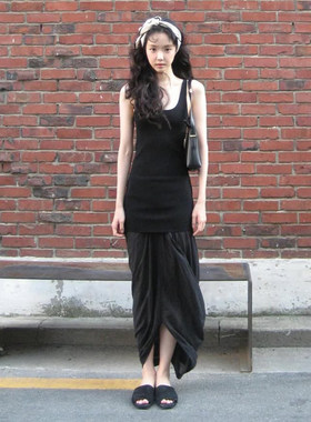 ROCKMORE【娜恩同款】韩女ins黑色方领修身吊带连衣裙高级感长裙