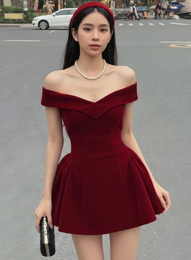 ROCKMORE【圣诞狂欢夜】红色一字肩蝴蝶结连衣裙高级感气质礼服裙