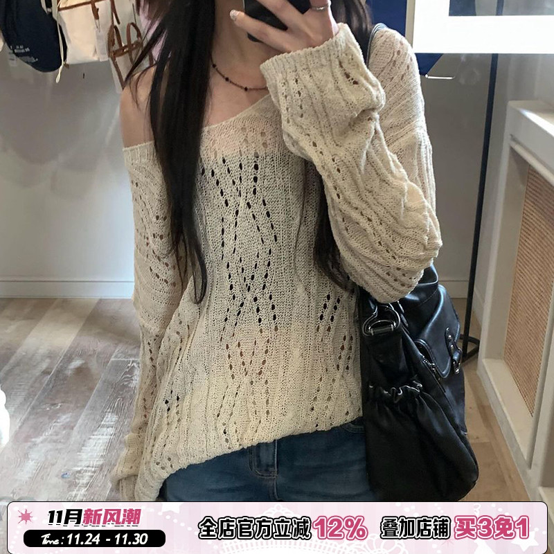 纯色菱格网孔露肩宽松毛织衫
